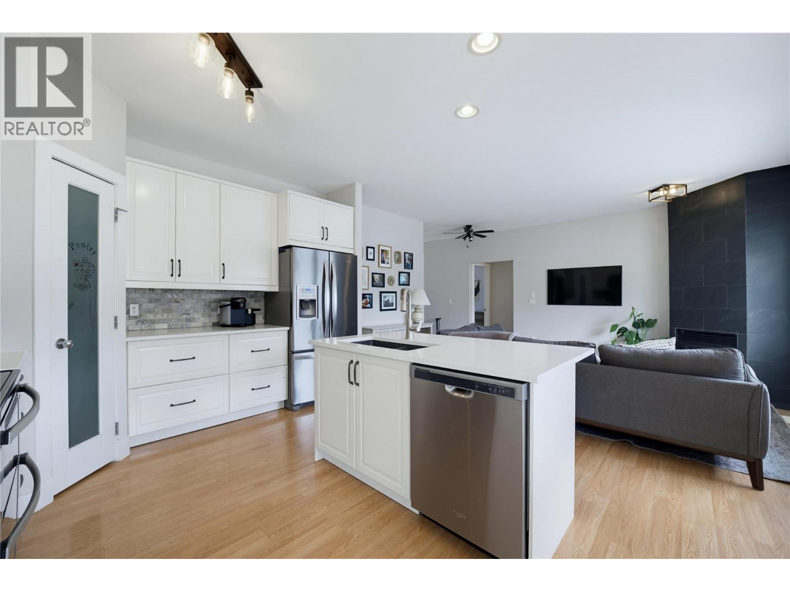 #23 801 20 Street NE - 26