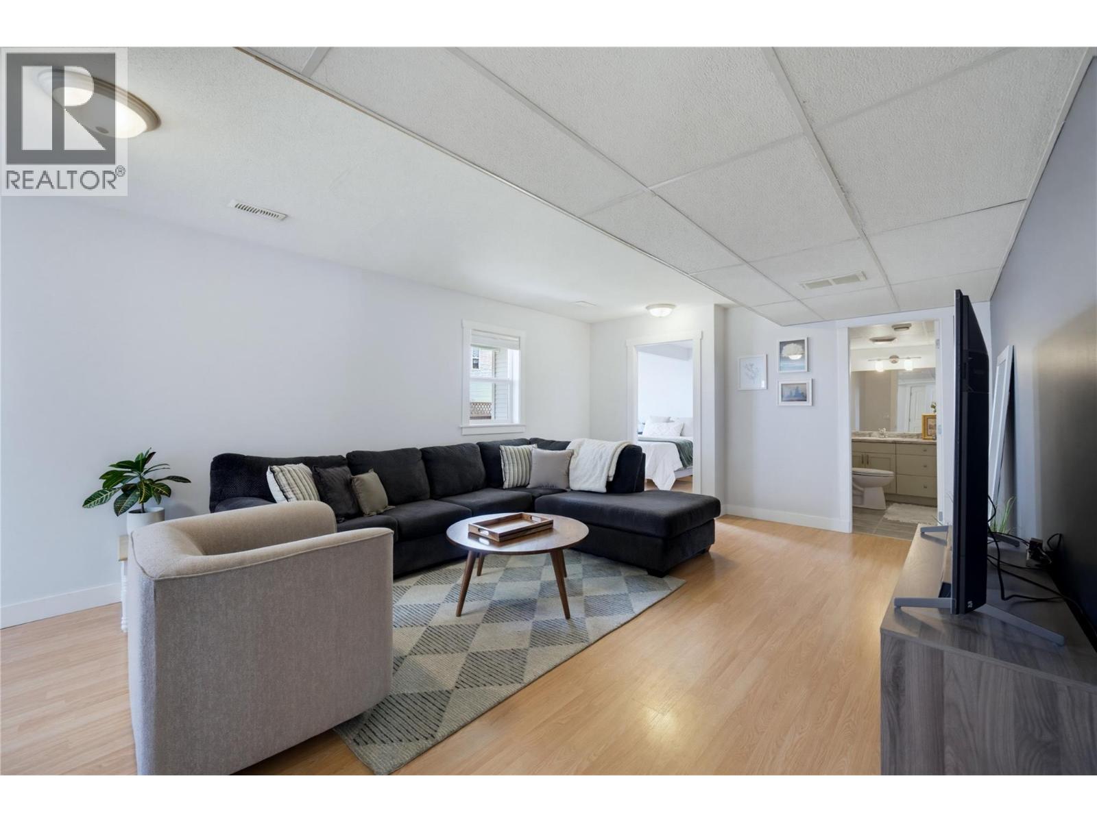 #23 801 20 Street NE - 10