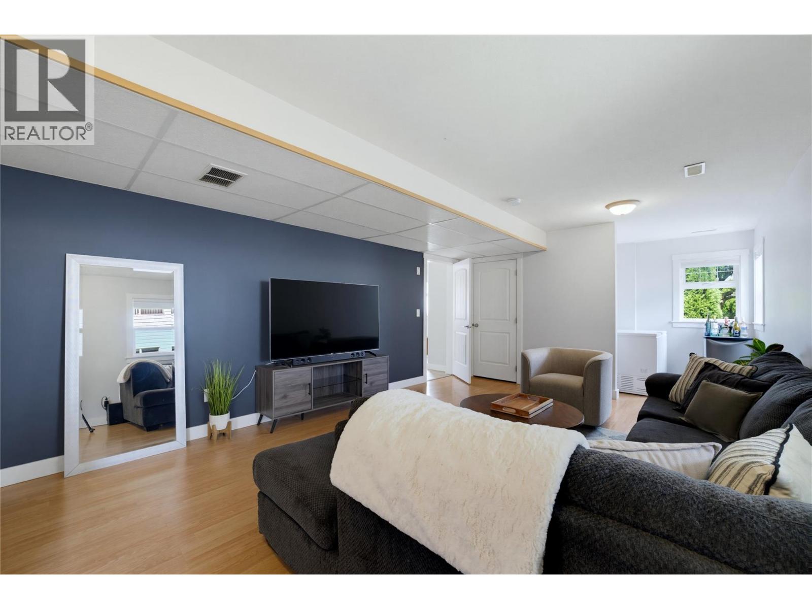 #23 801 20 Street NE - 8