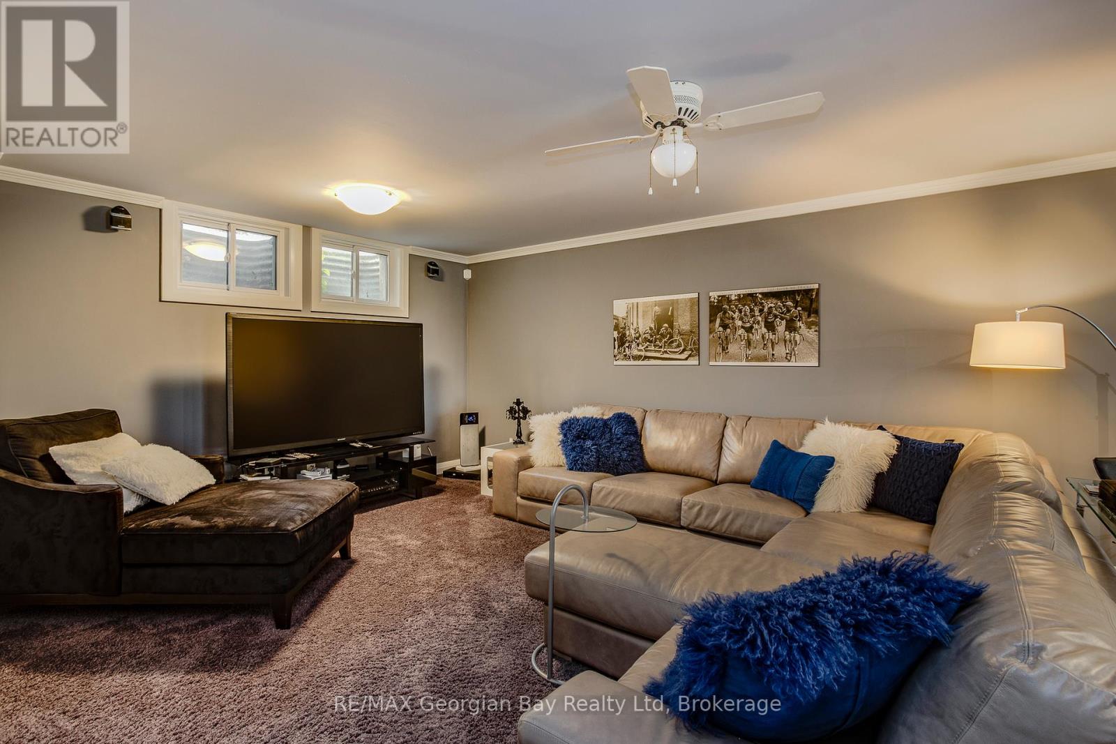 736 VICTORIA STREET - 27