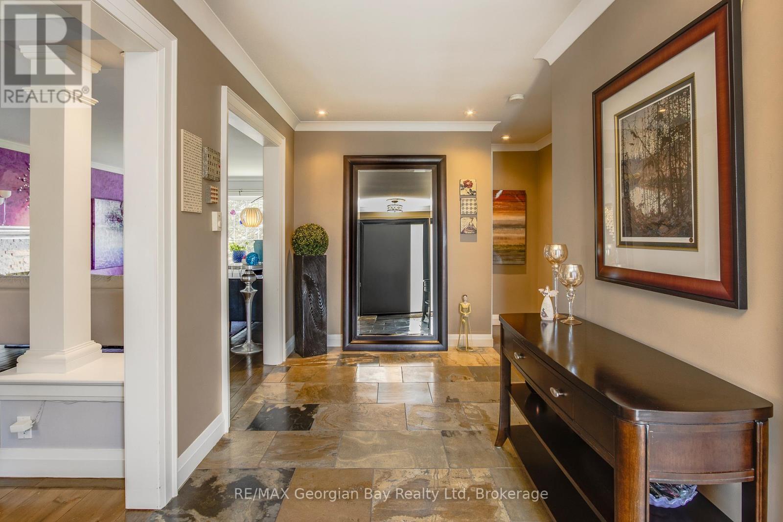 736 VICTORIA STREET - 5
