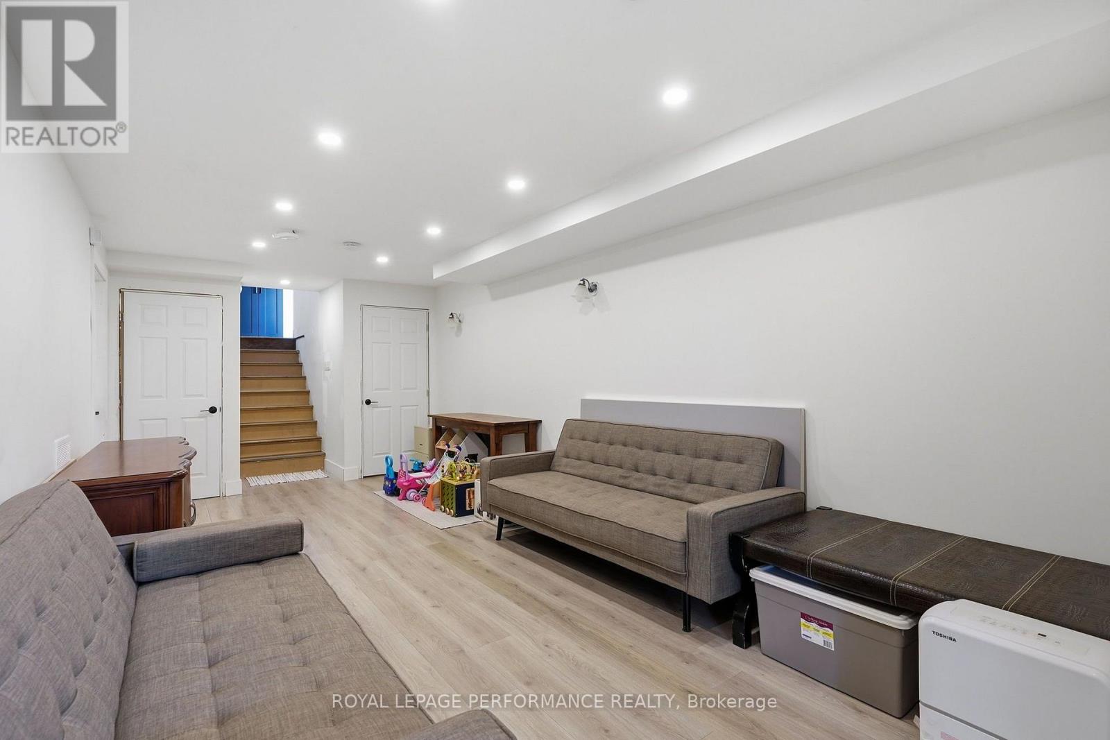 3786 FRONT ROAD - 23