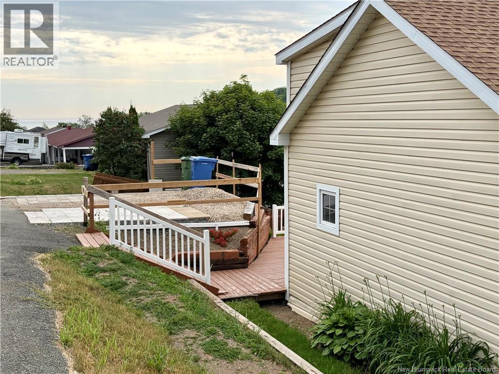 191 Renfrew - 3