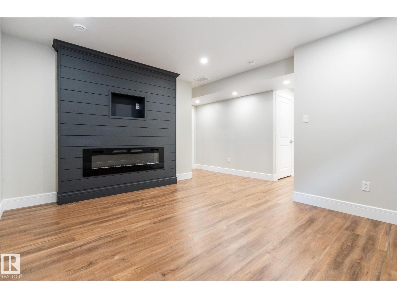 27 HICKORY RD - 41