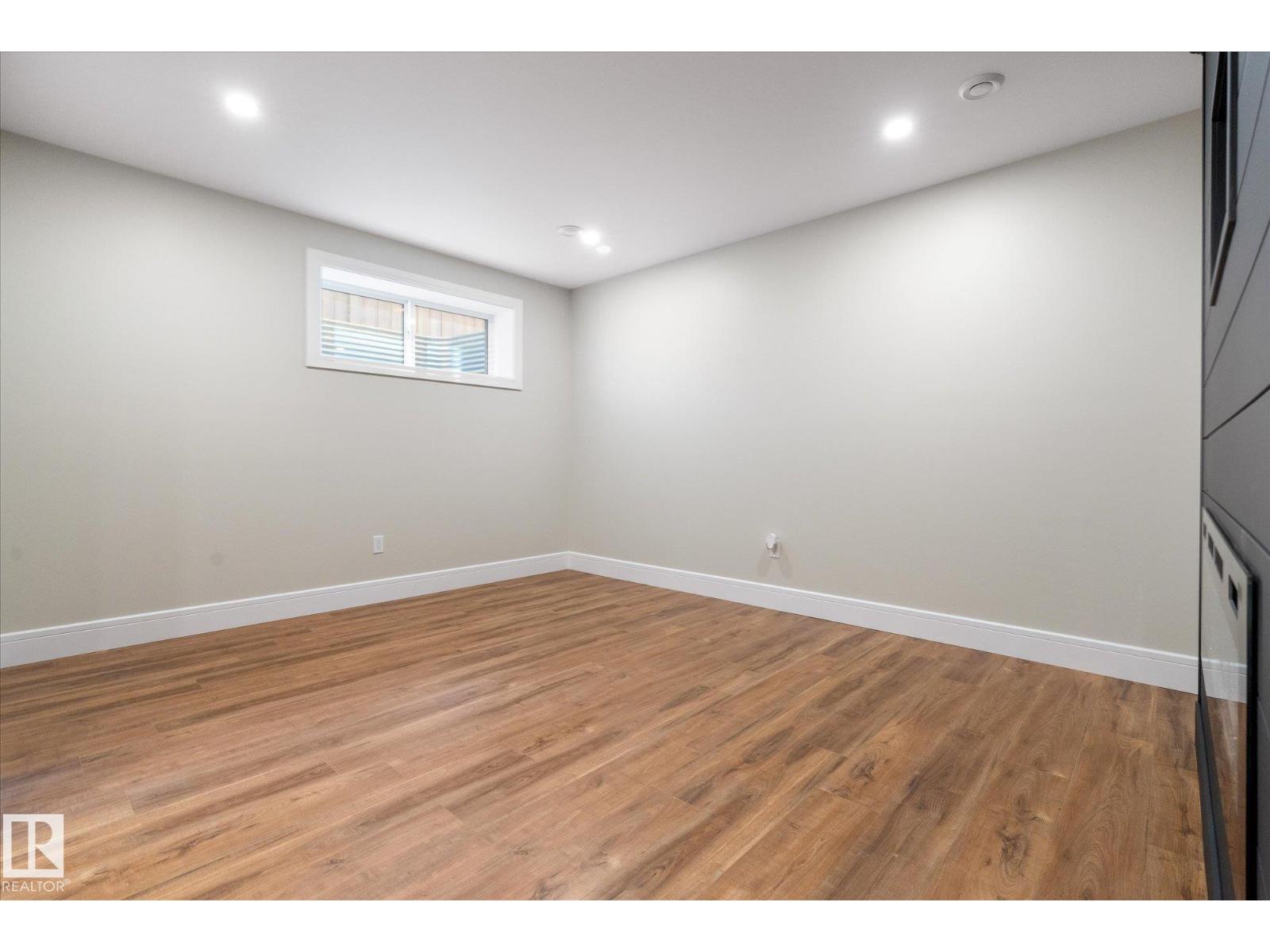 27 HICKORY RD - 42