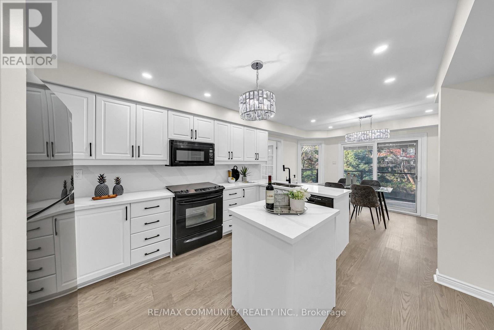 2387 DENVALE DRIVE - 22