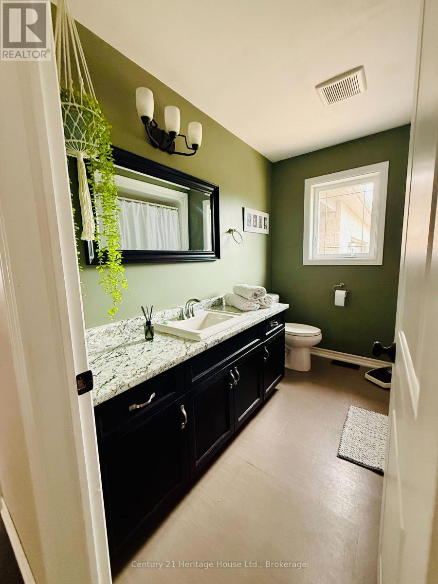 201 HUTTON HILL ROAD - 23