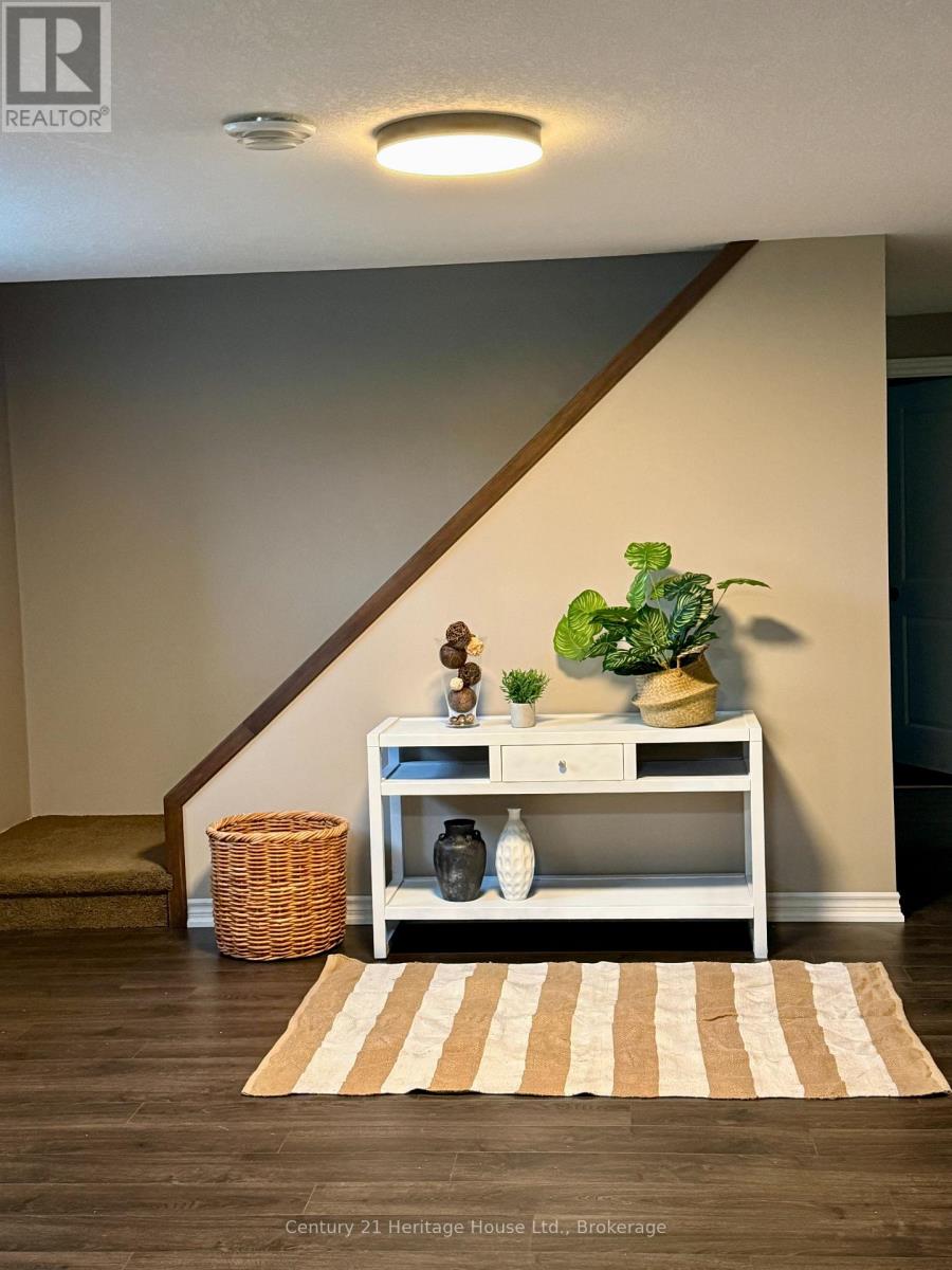 201 HUTTON HILL ROAD - 34