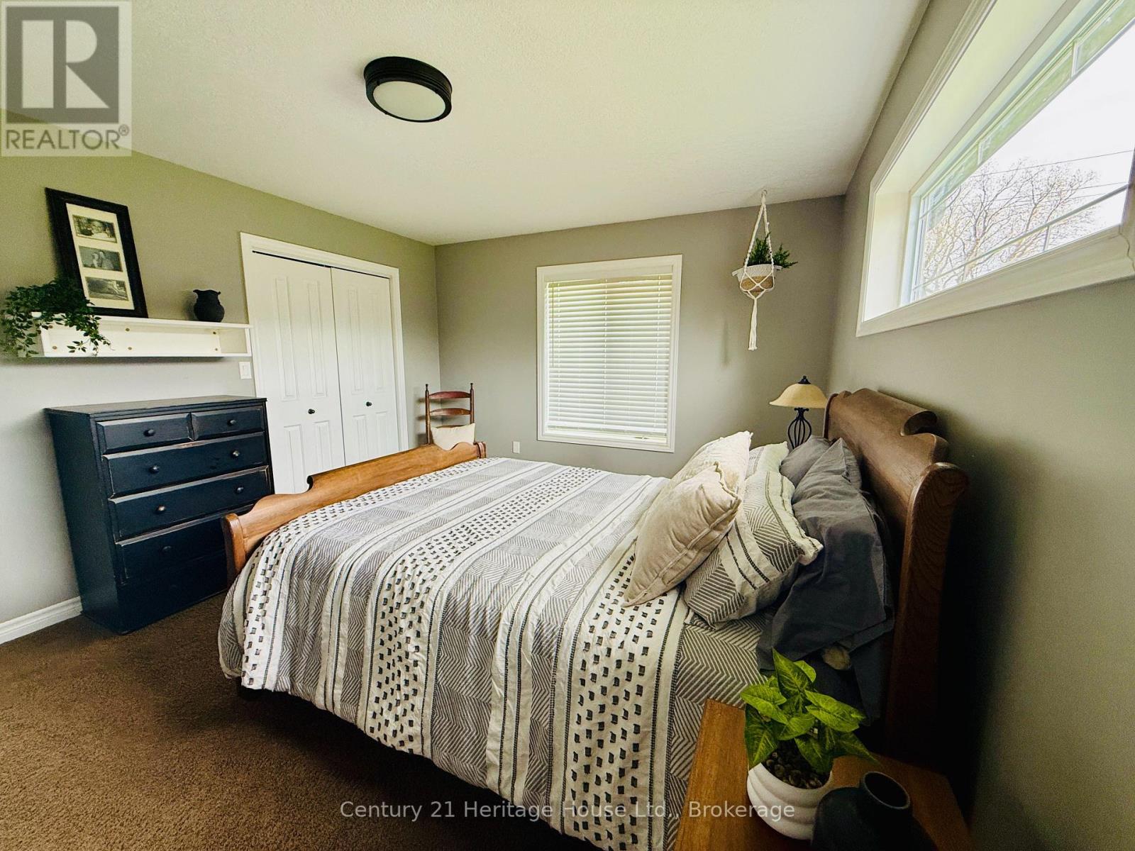 201 HUTTON HILL ROAD - 33
