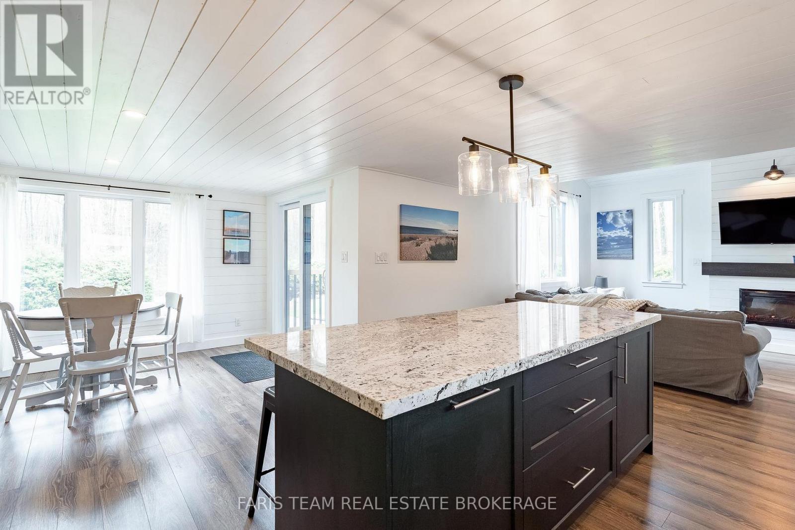 1720 TAY POINT ROAD - 10