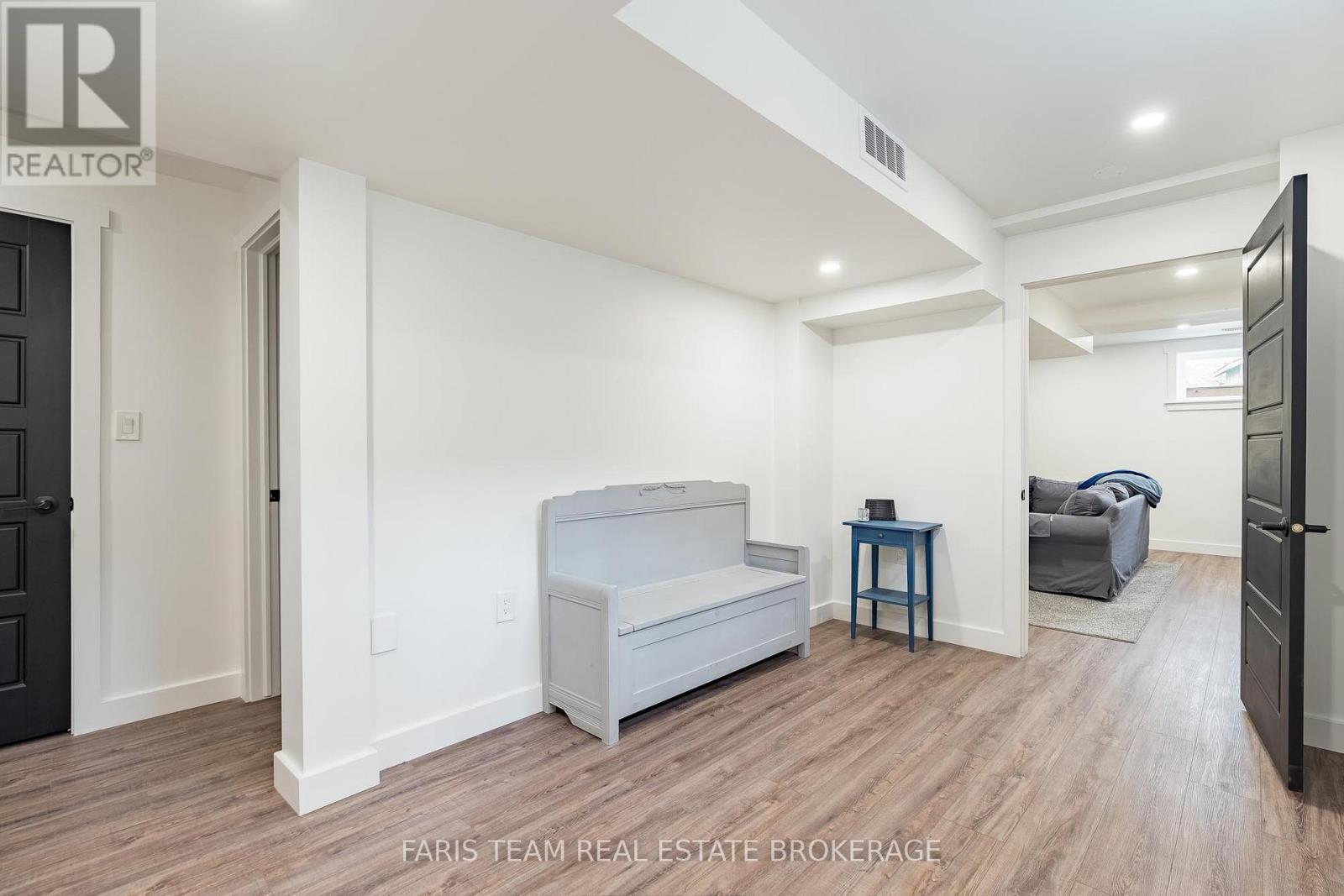 1720 TAY POINT ROAD - 25