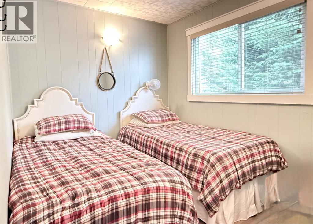 221 White Fish Crescent — photo 12