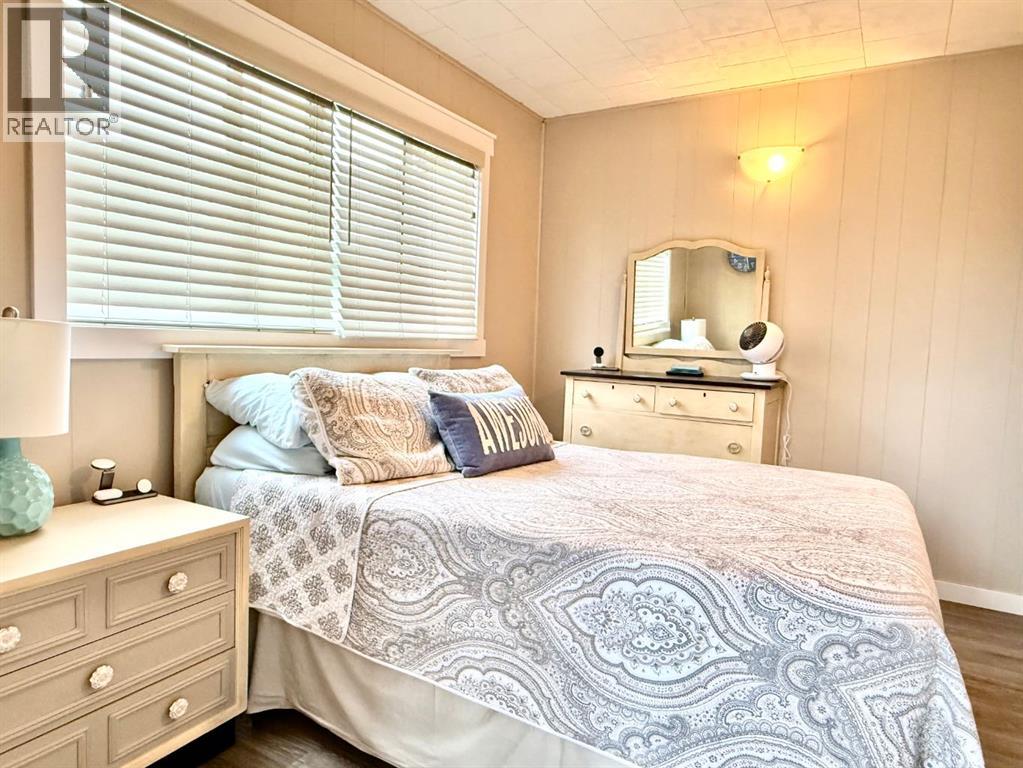 221 White Fish Crescent — photo 15