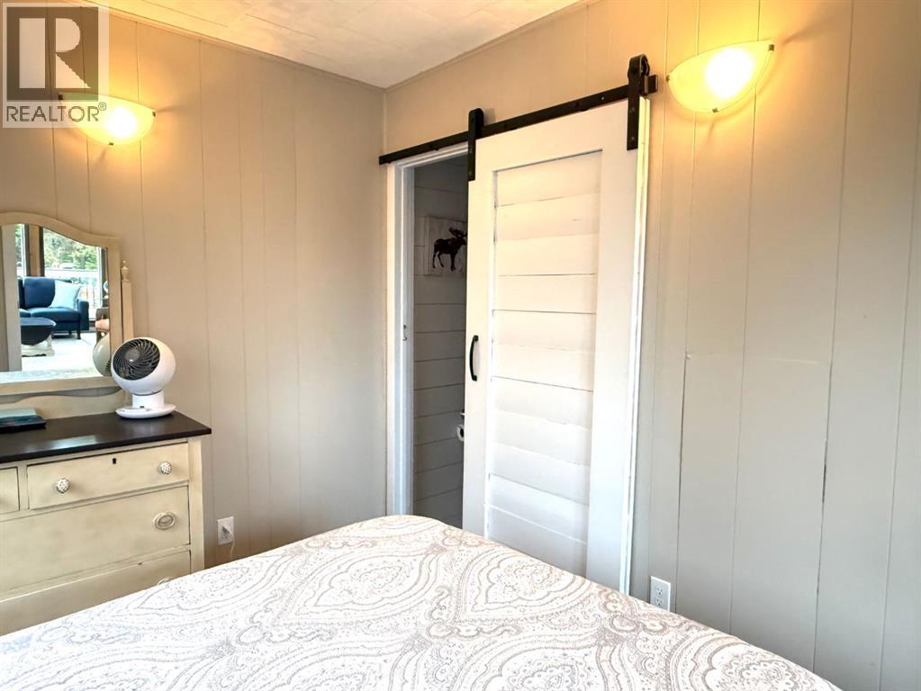 221 White Fish Crescent — photo 16