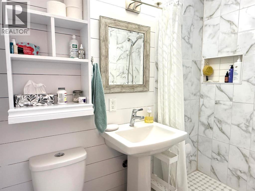 221 White Fish Crescent — photo 17
