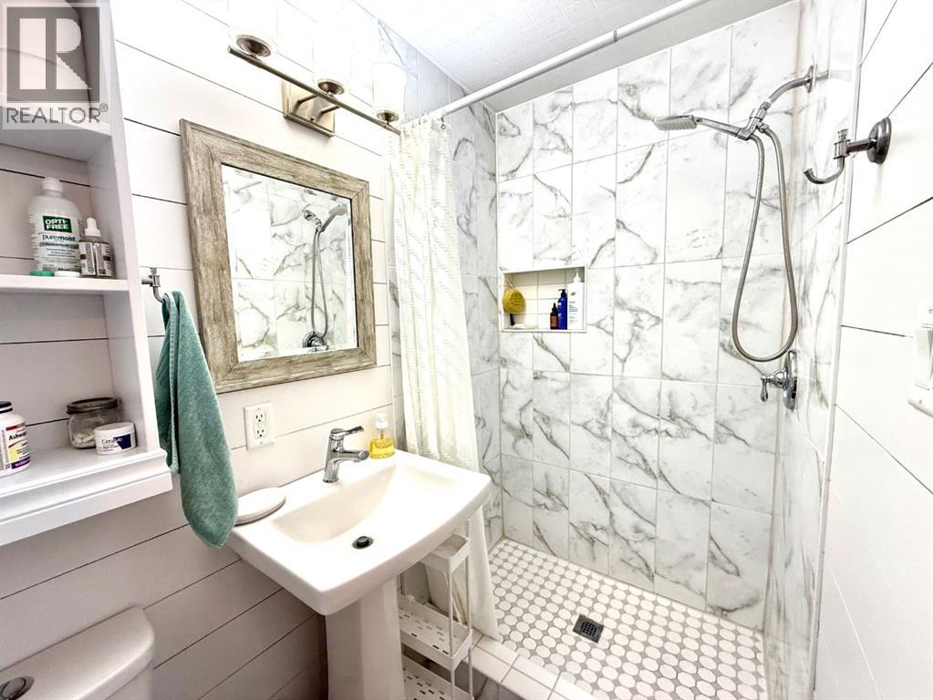 221 White Fish Crescent — photo 18