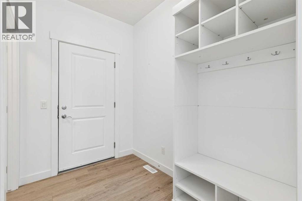 17 Crestbrook Hill SW — photo 31