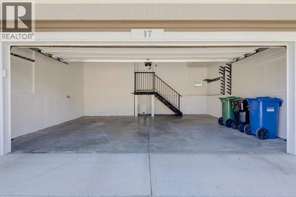 17 Crestbrook Hill SW — photo 32
