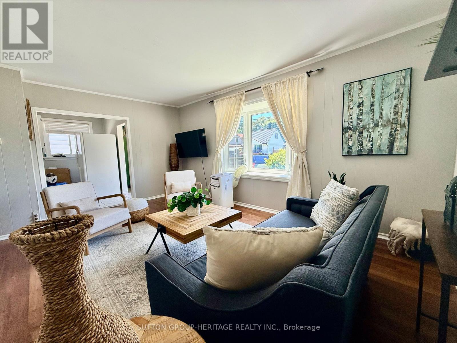 8 FRASER STREET - 4