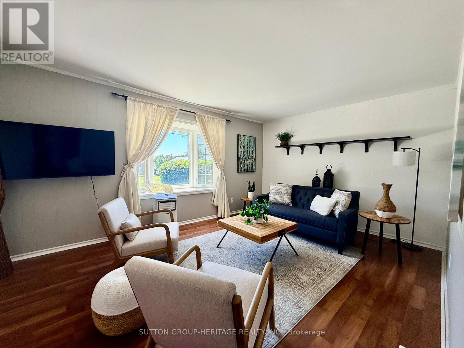 8 FRASER STREET - 3