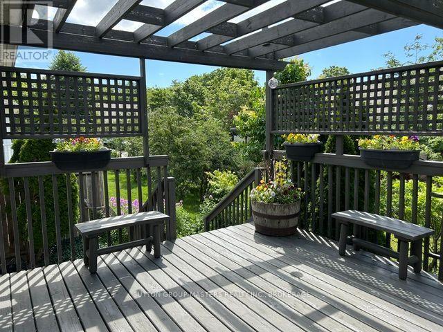 124 FARMSTEAD COURT - 2