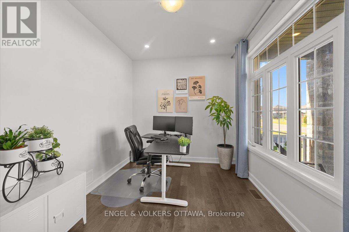 110 PIONEER ROAD - 3