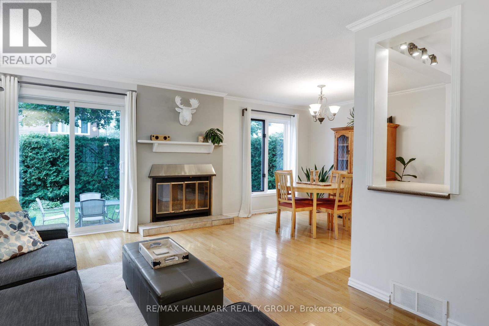 3 Bed, 3 Bath House for Sale in Ottawa – 6126 RIVERMILL CRESCENT, Ottawa – MLS# X13553032 - Image 8