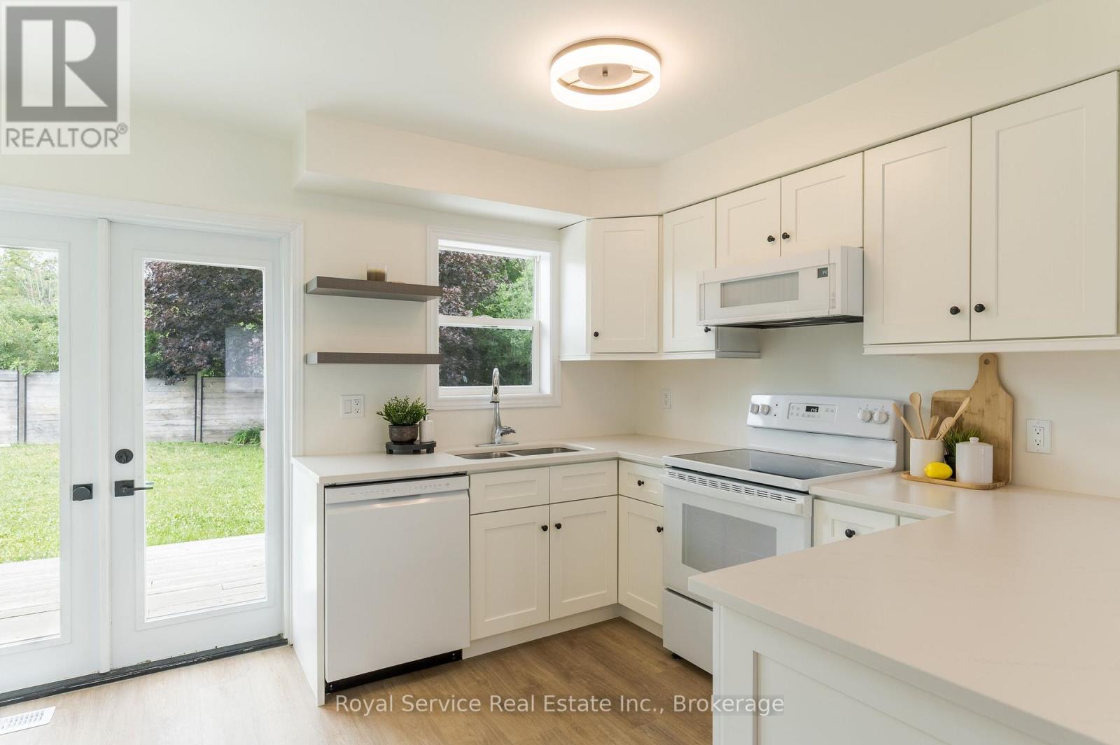 228 TOWERHILL ROAD - 14