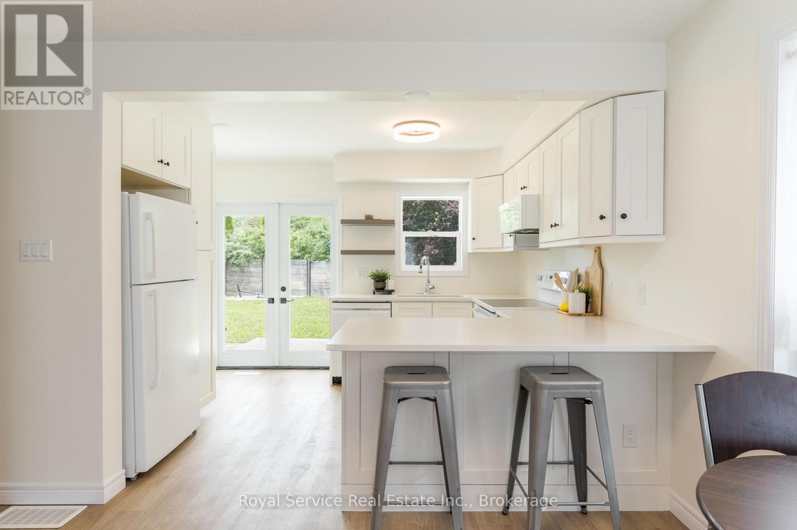 228 TOWERHILL ROAD - 12