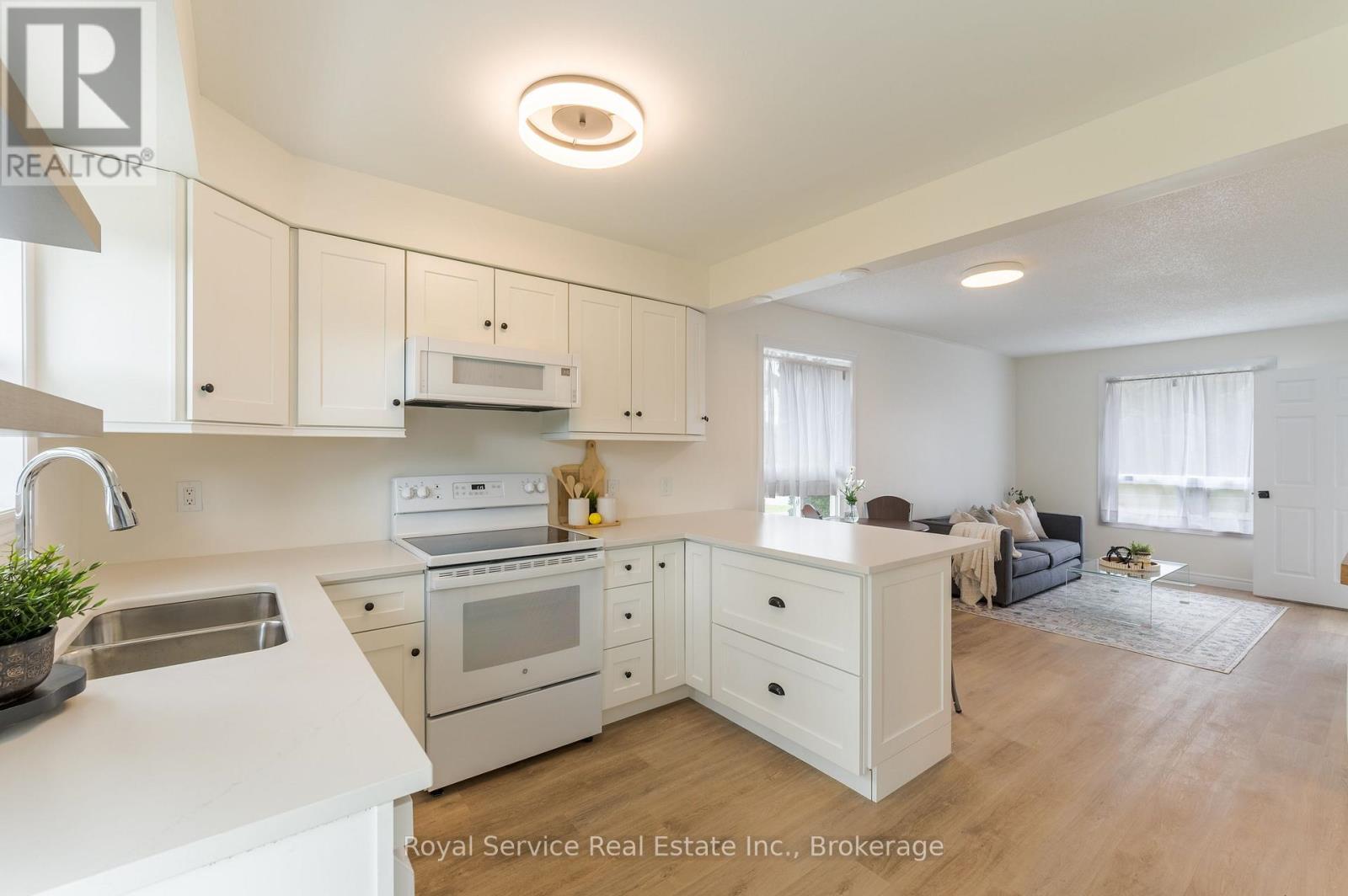 228 TOWERHILL ROAD - 16
