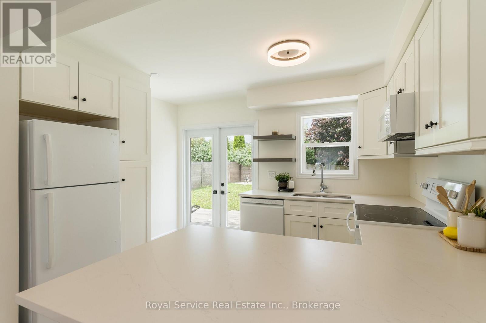 228 TOWERHILL ROAD - 10