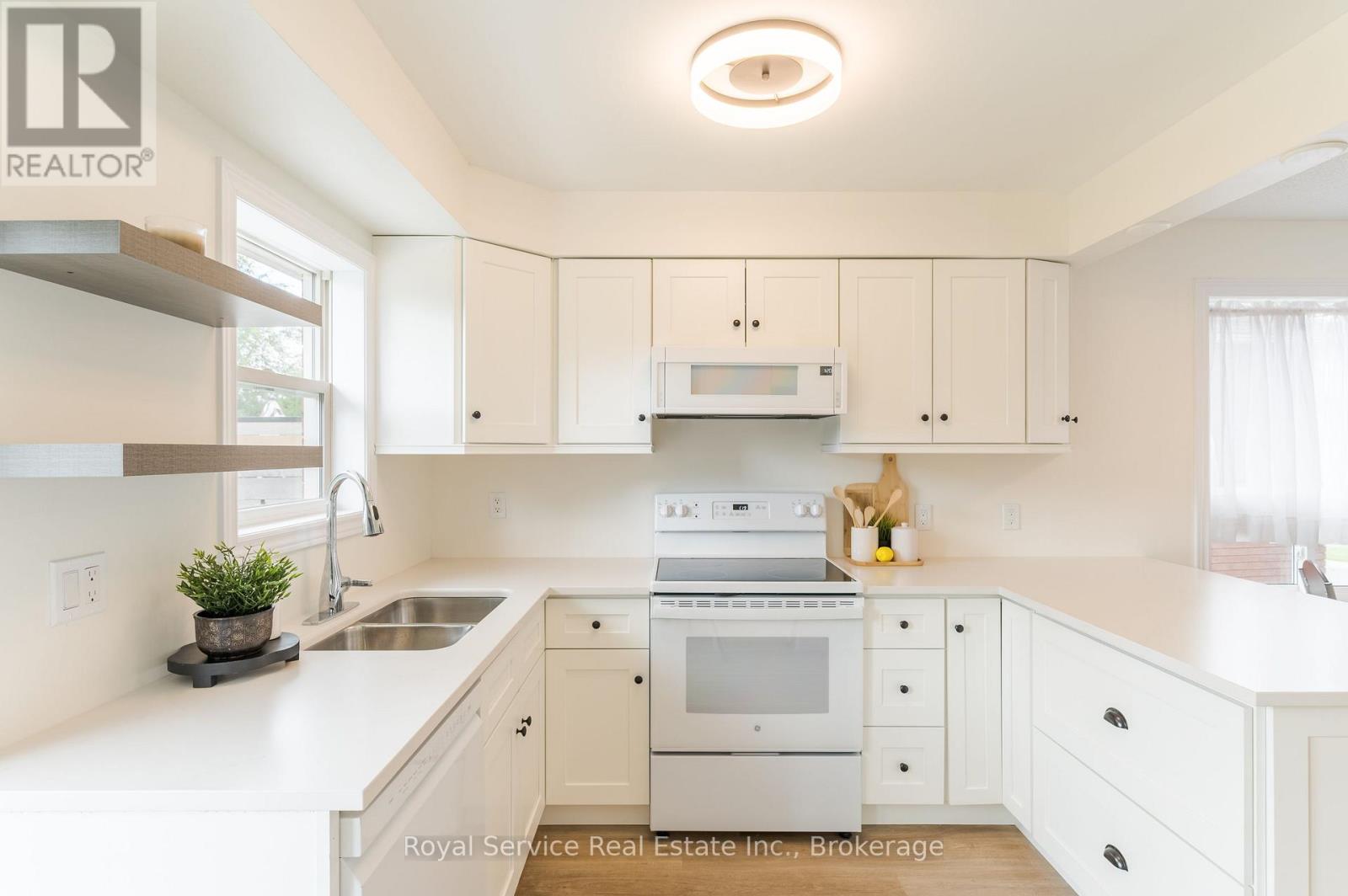 228 TOWERHILL ROAD - 18