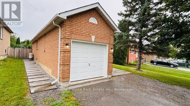 228 TOWERHILL ROAD - 25