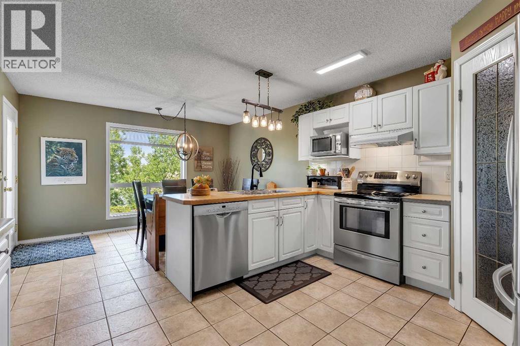 626 Saddlecreek Way NE - 15
