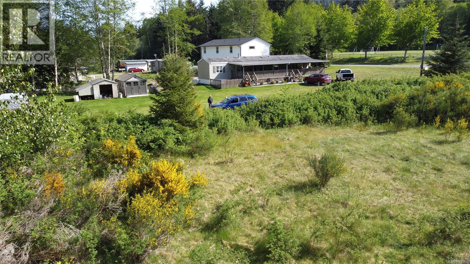 691 Kelsey Way, Sayward — photo 2