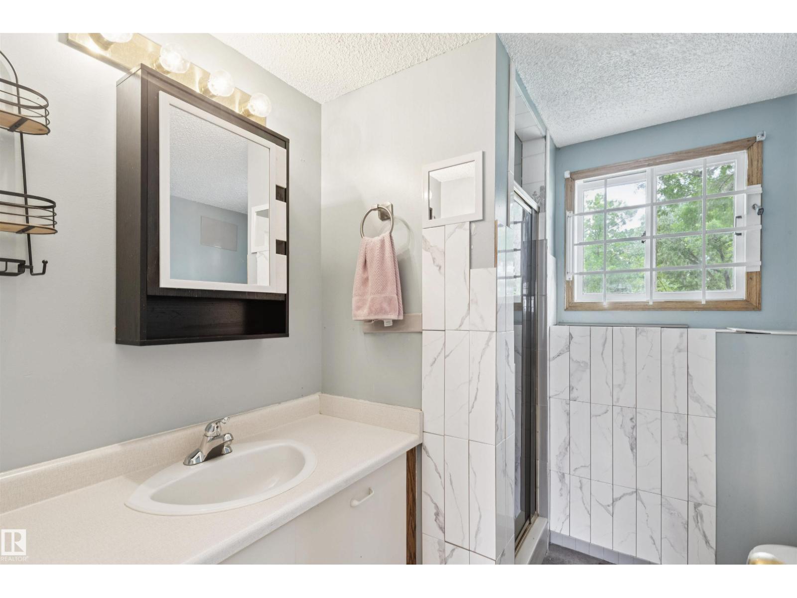 9315 168 AV NW - 17