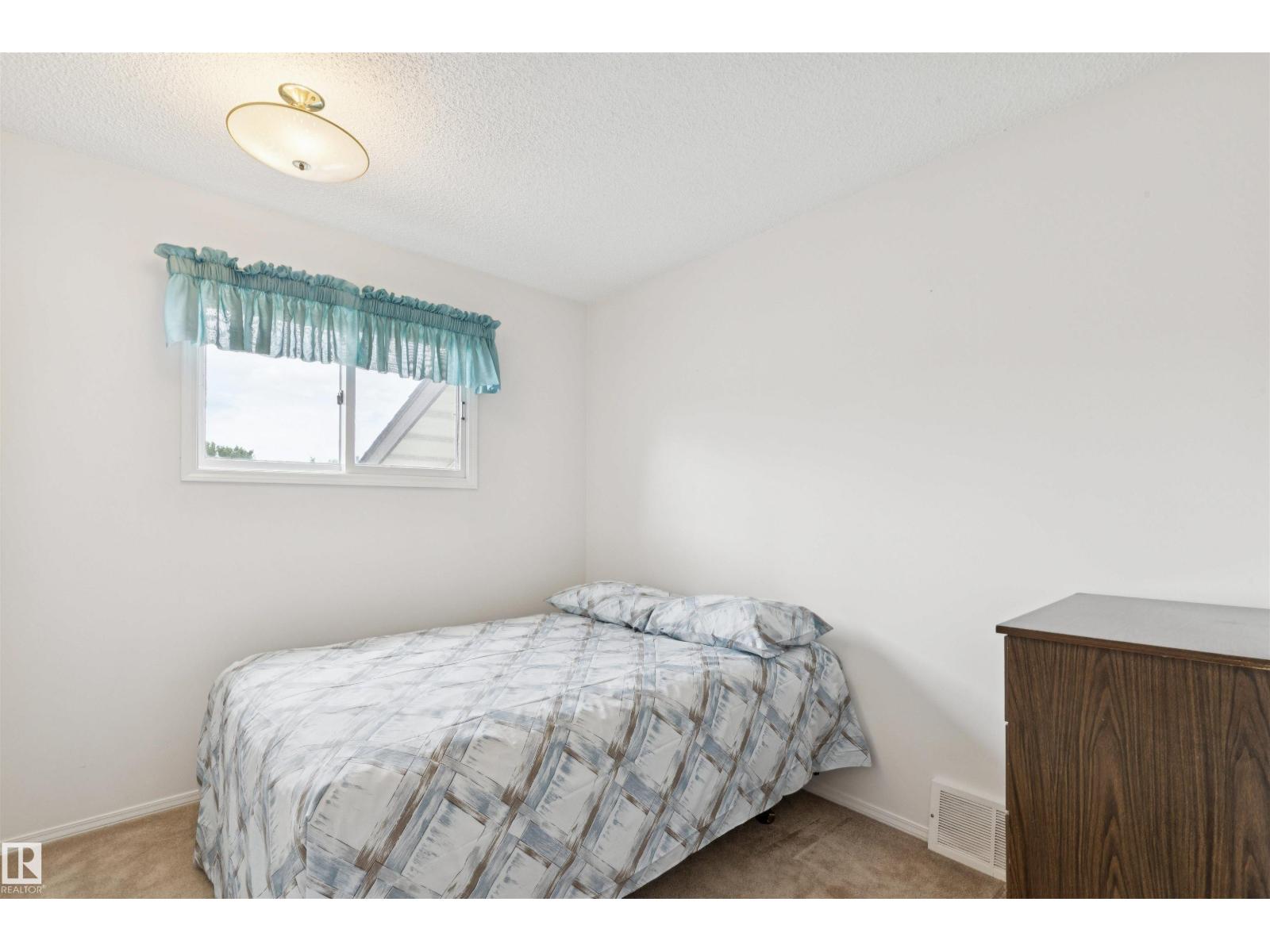 9315 168 AV NW - 18
