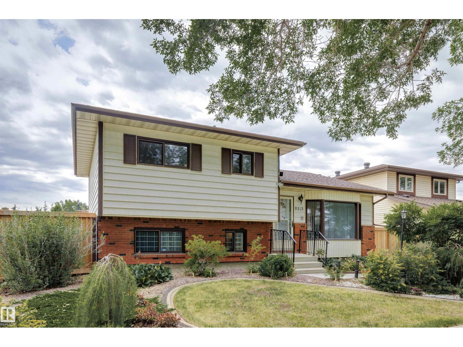9315 168 AV NW - 2
