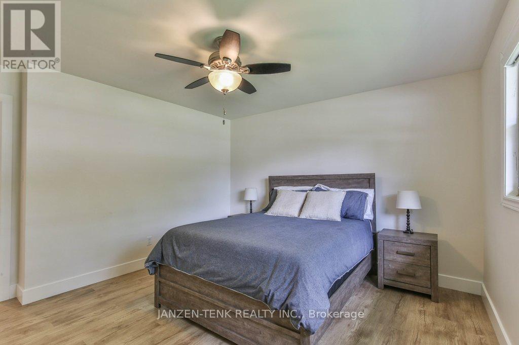 492 19 HIGHWAY - Image 18