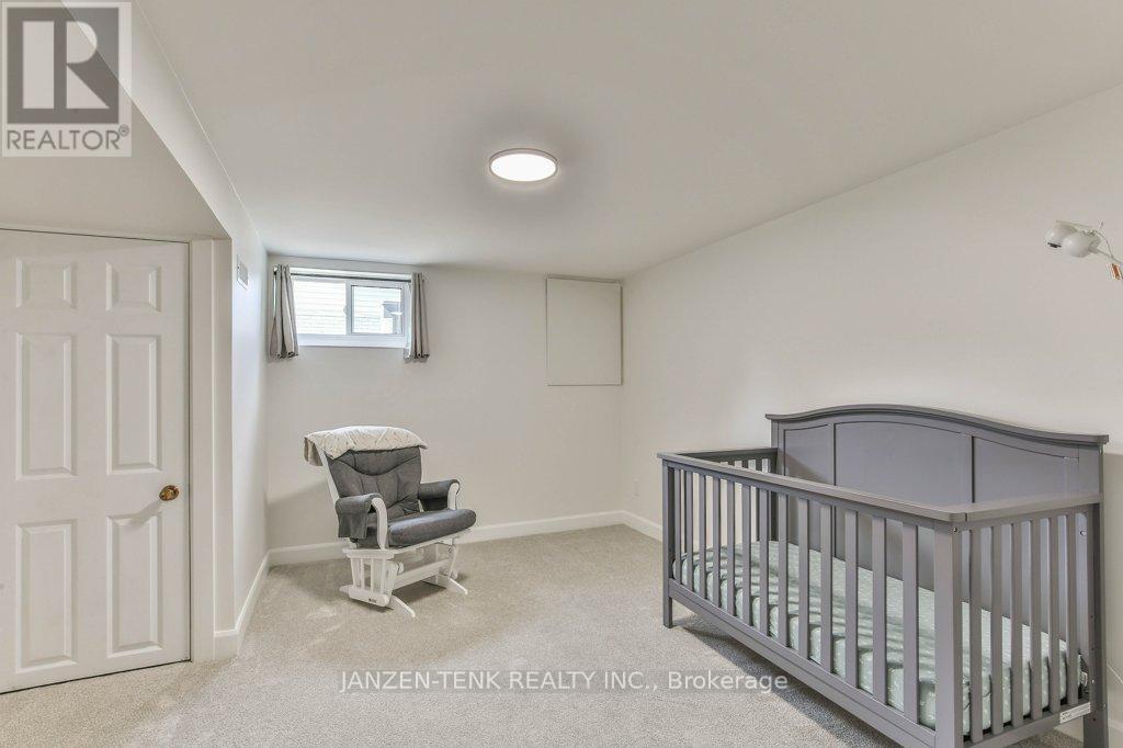 492 19 HIGHWAY - Image 37