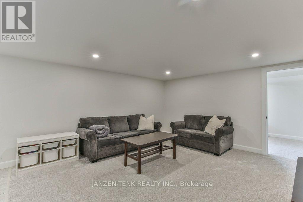 492 19 HIGHWAY - Image 32