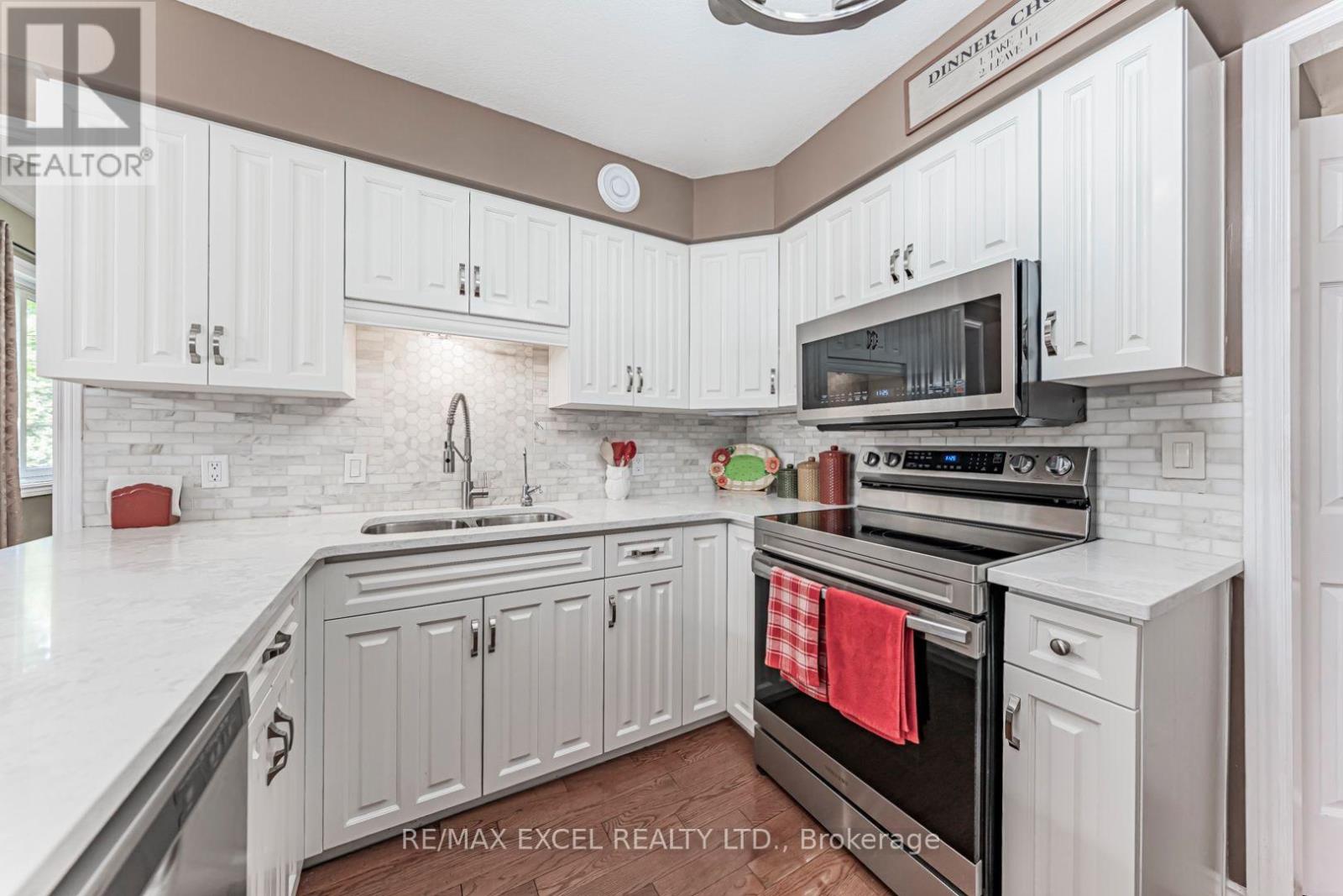 1032 SUNSET DRIVE - 14