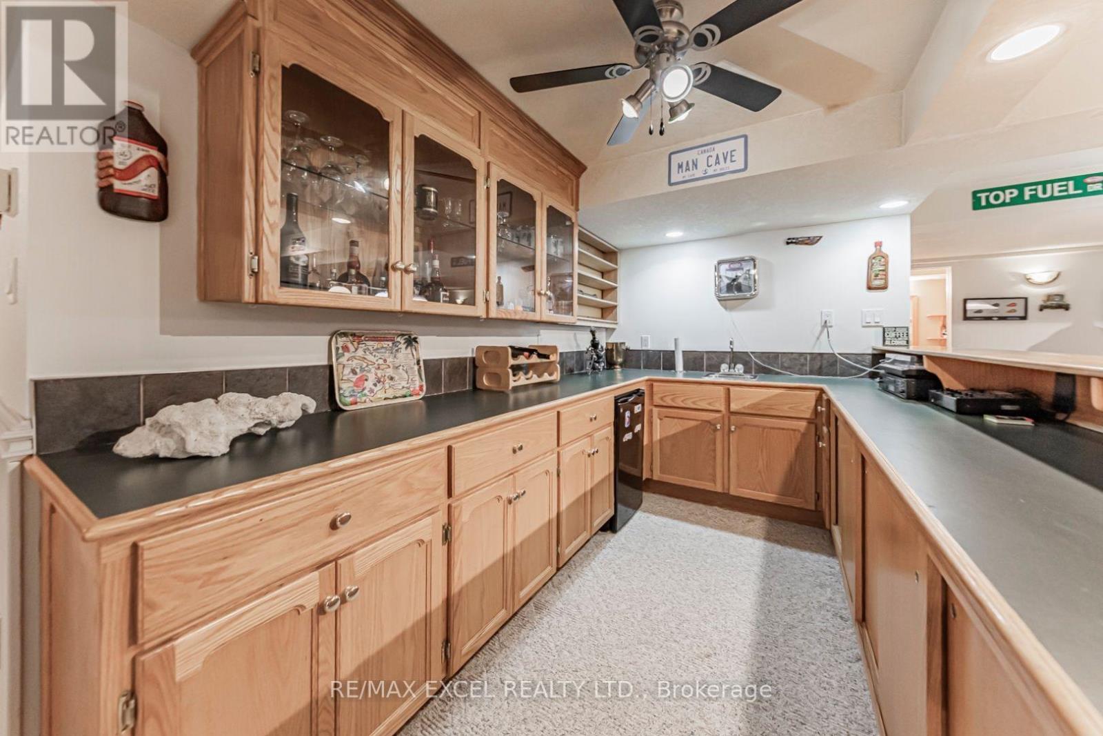1032 SUNSET DRIVE - 37