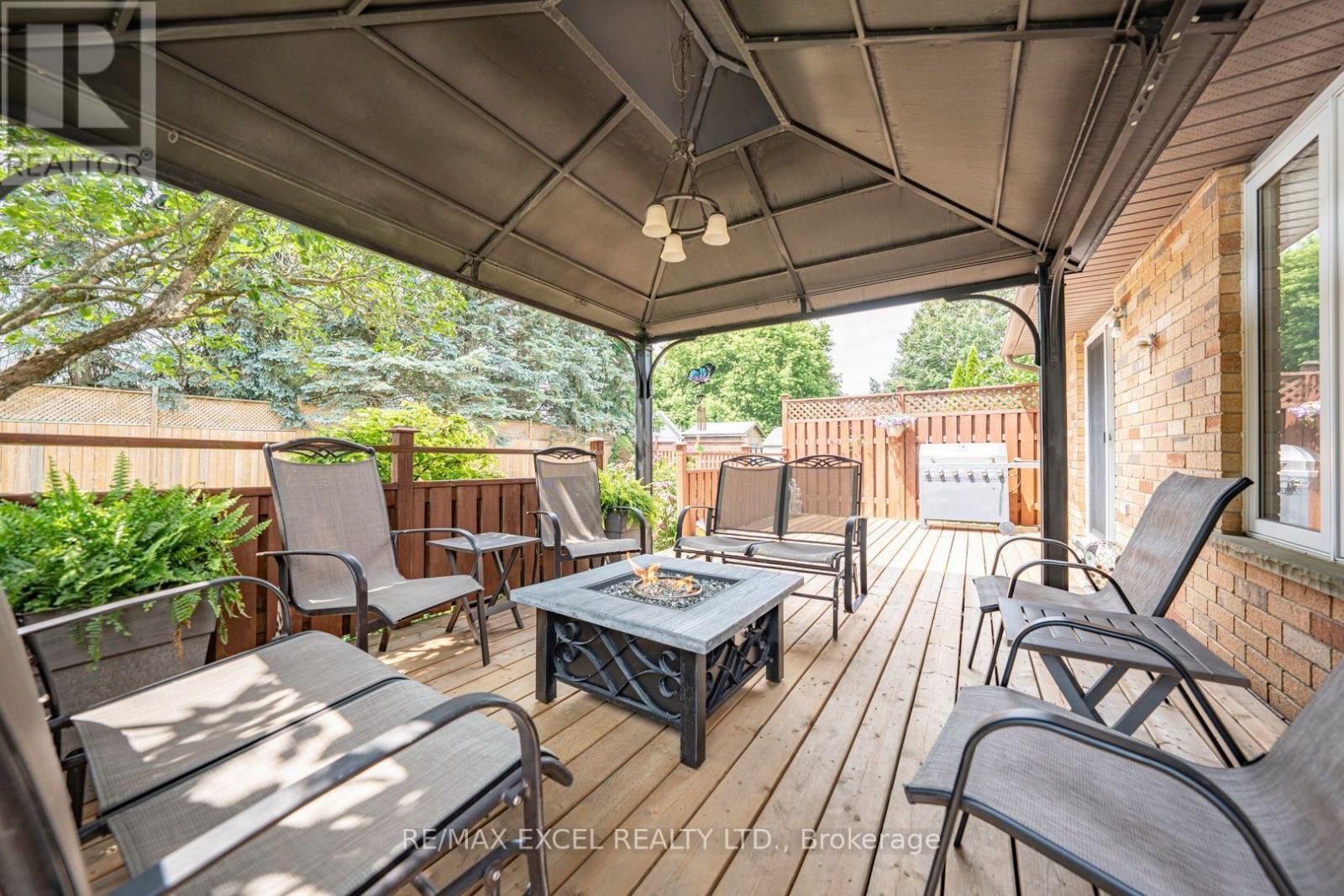 1032 SUNSET DRIVE - 42