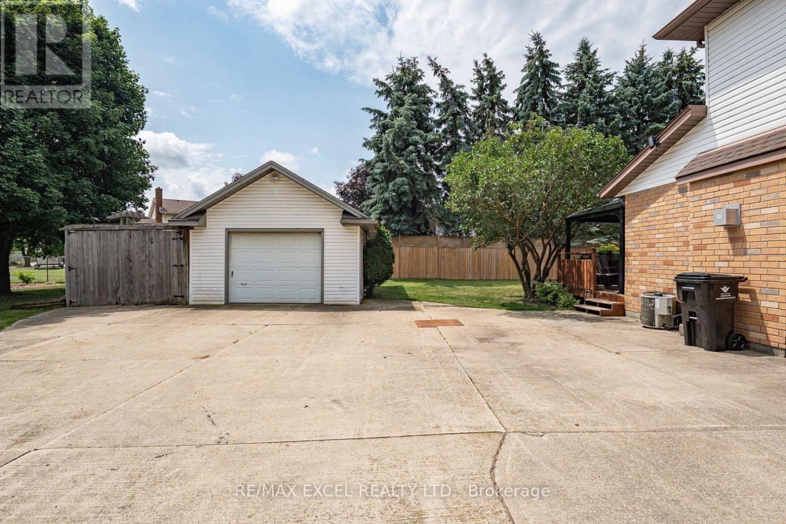 1032 SUNSET DRIVE - 47