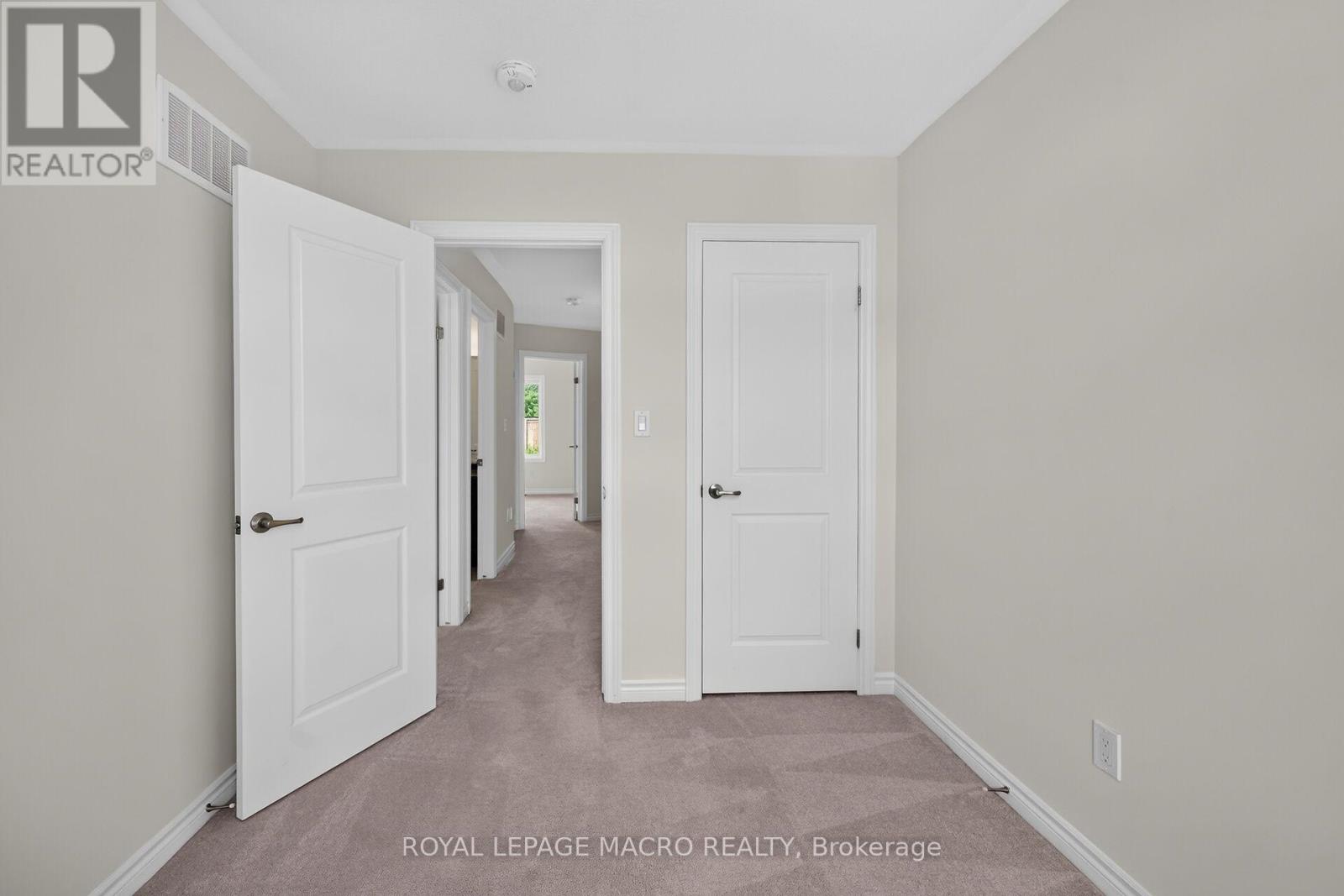 #19 620 COLBORNE STREET W - Image 30