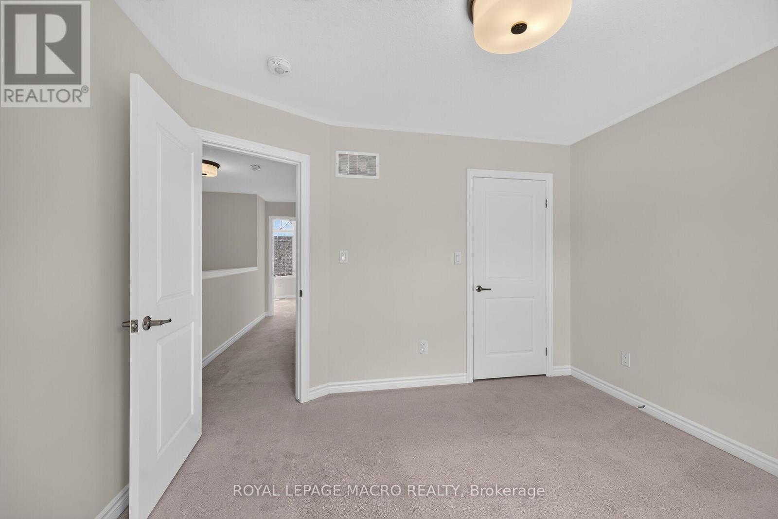 #19 620 COLBORNE STREET W - Image 34