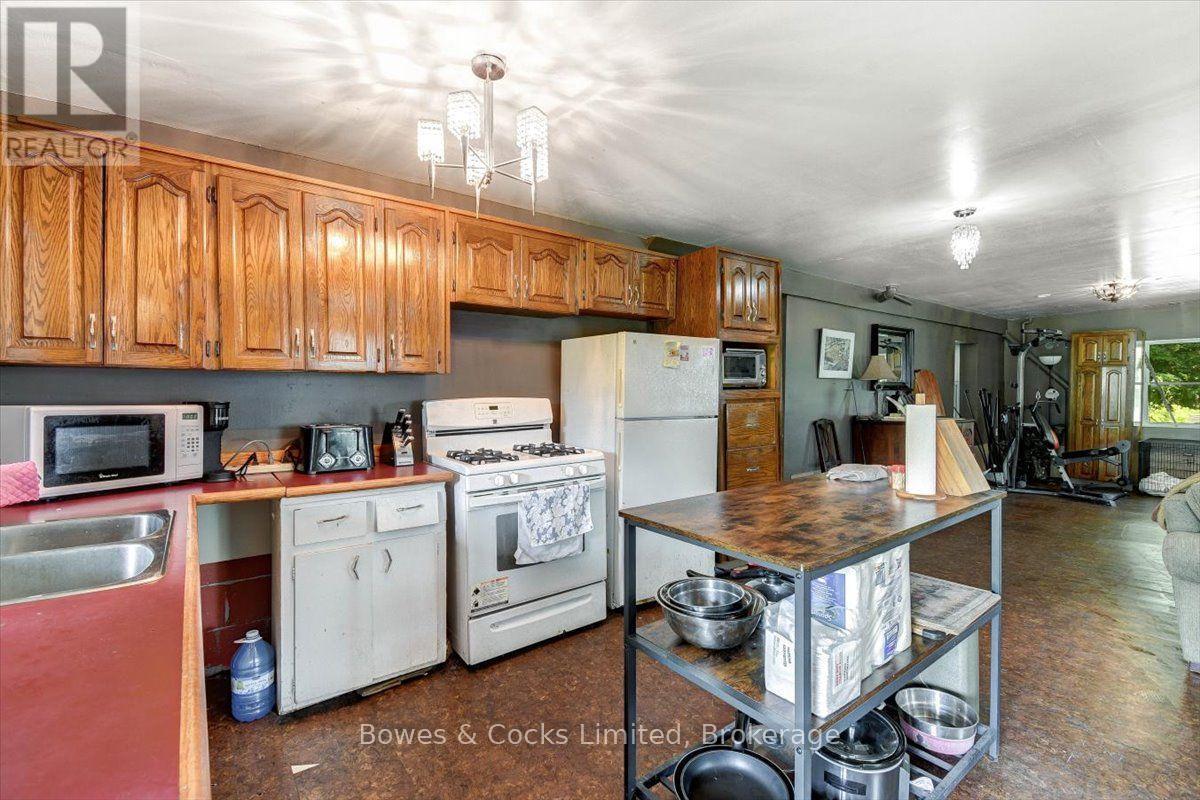 161 & 262 COLBOURNE ROAD - 10