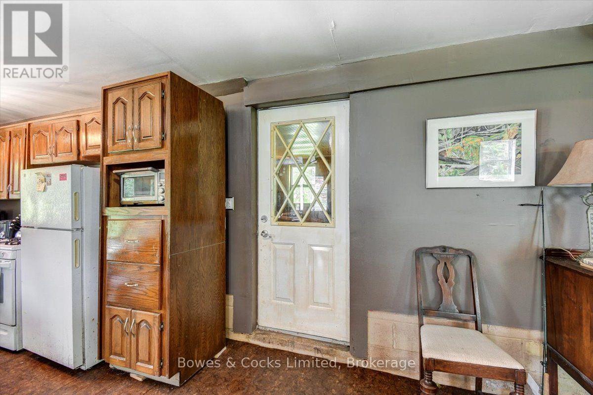 161 & 262 COLBOURNE ROAD - 14