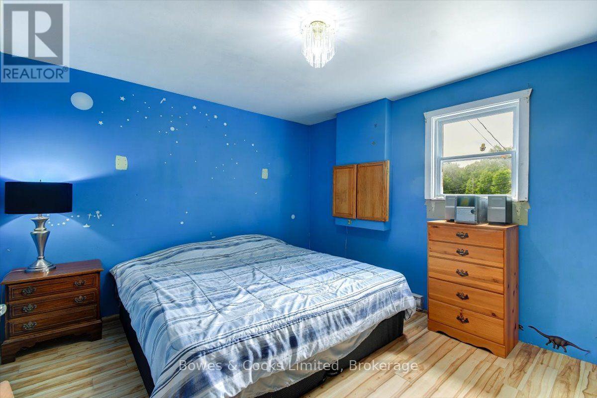 161 & 262 COLBOURNE ROAD - 22